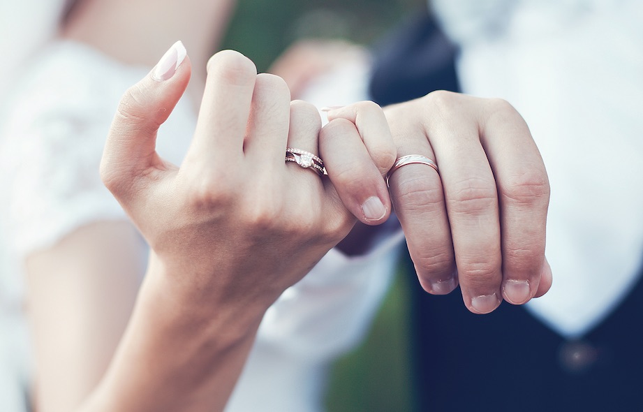 Wie kann man Verlobungsring und Ehering kombinieren? ❤️ Zusammen, getrennt ...
